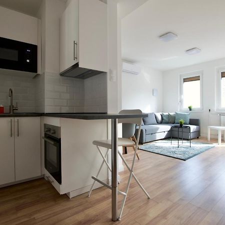 Standard Apartment By Hi5 - Dessewffy 37 Suites بودابست المظهر الخارجي الصورة
