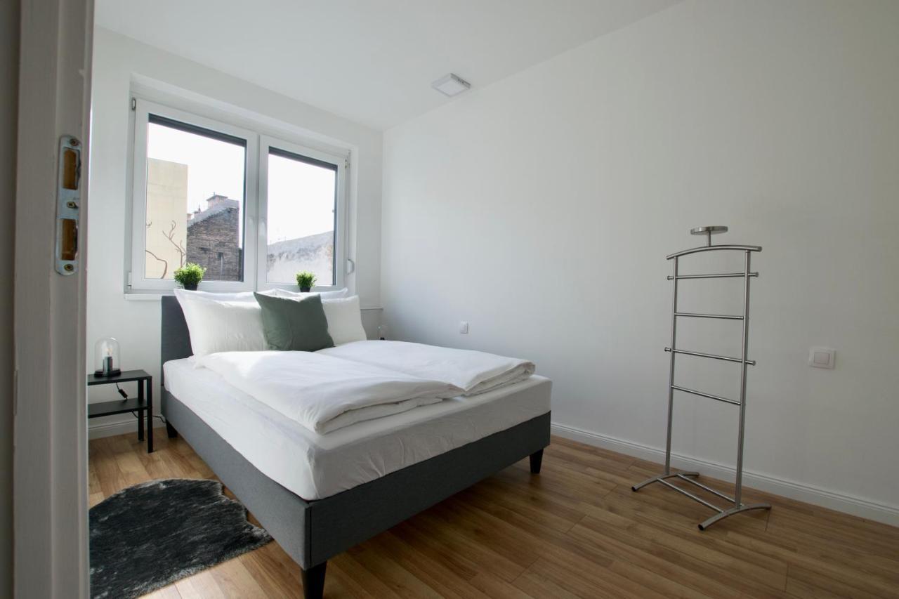 Standard Apartment By Hi5 - Dessewffy 37 Suites بودابست المظهر الخارجي الصورة
