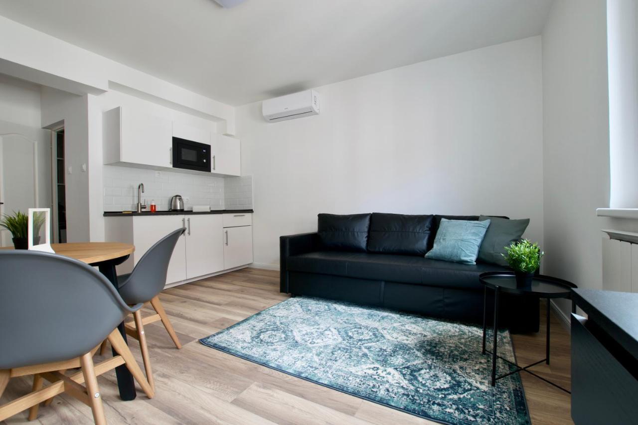 Standard Apartment By Hi5 - Dessewffy 37 Suites بودابست المظهر الخارجي الصورة