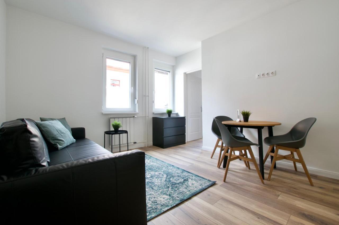 Standard Apartment By Hi5 - Dessewffy 37 Suites بودابست المظهر الخارجي الصورة